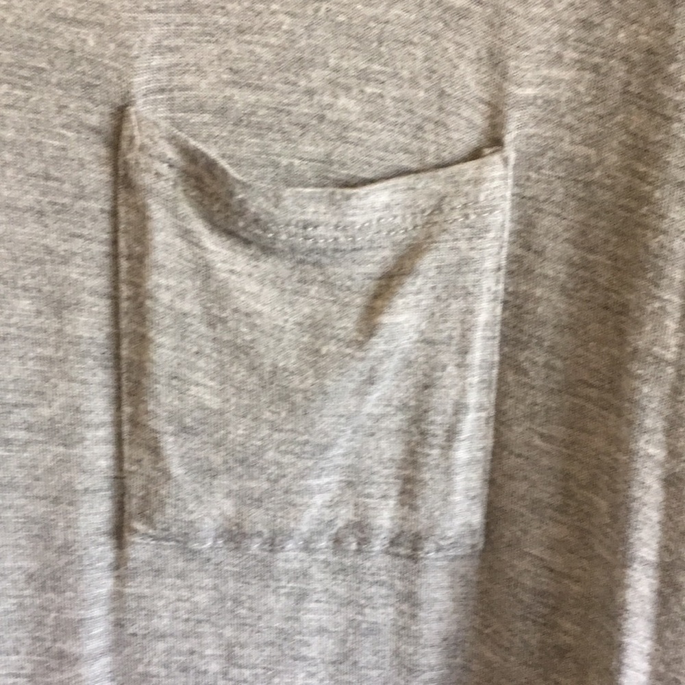 Simple tee - Picture 2 of 5